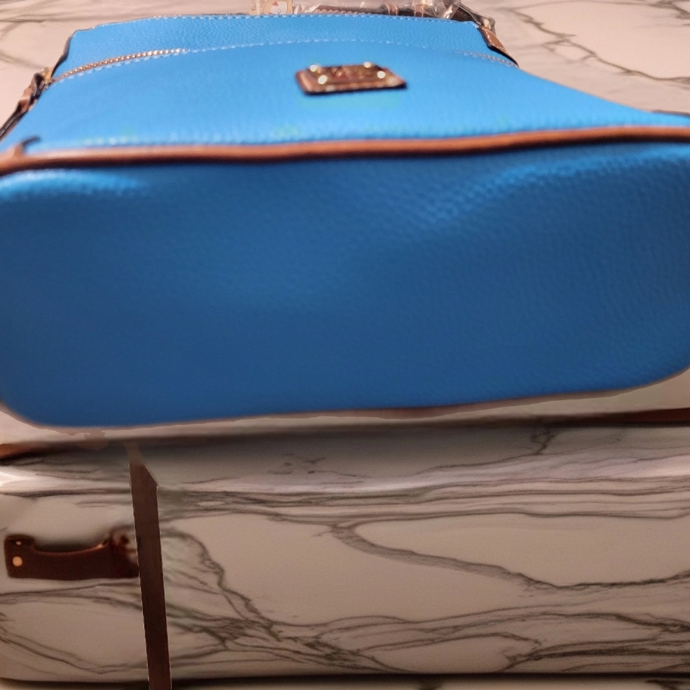 DOONEY AND BURKE BLUE AND Brown Crossbody Bag. Excellent Condition. Like New. - Picture 3 of 7